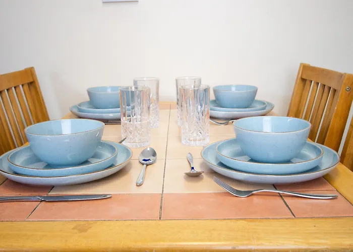 Metropolitan Charm: Stylish 2br House Hébergement de vacances Manchester