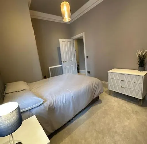 Stunning 2-bedroom In Centre Διαμέρισμα