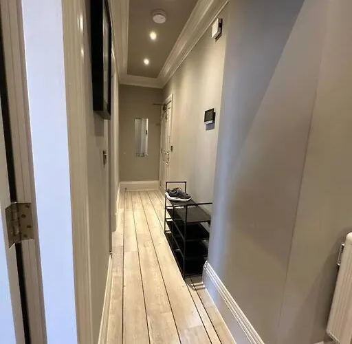 Stunning 2-bedroom In Centre דירה