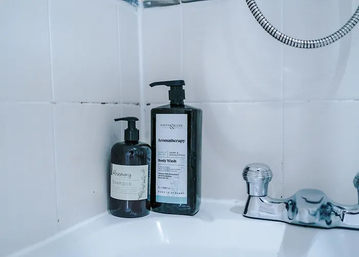 Comfy 2 Bedroom In Manchester, Pool Table And Ps4 * 맨체스터