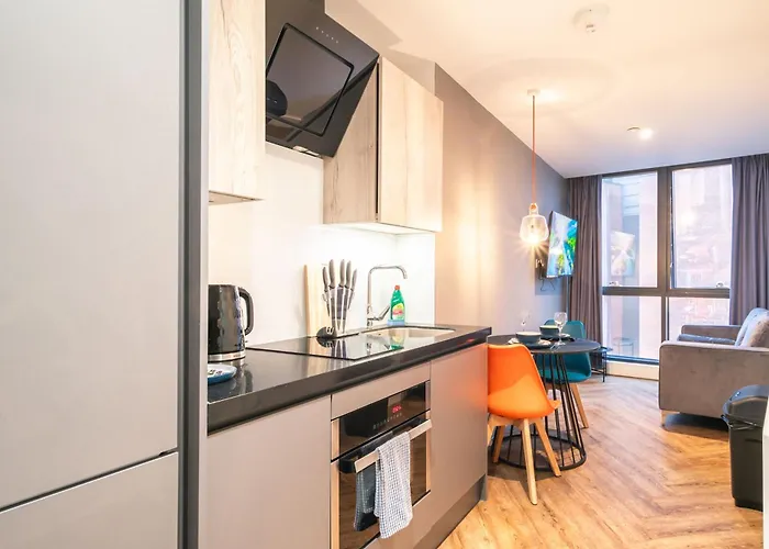 Stylish 2 Bedroom In *