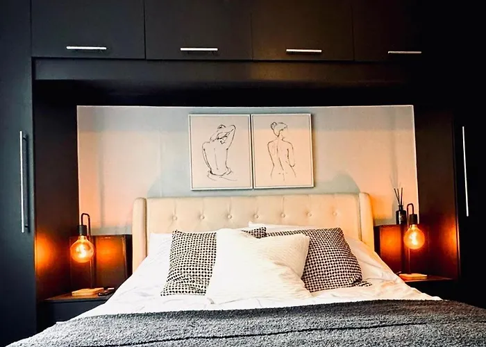 The Secret Garden Retreat With Hot Tub Holiday home