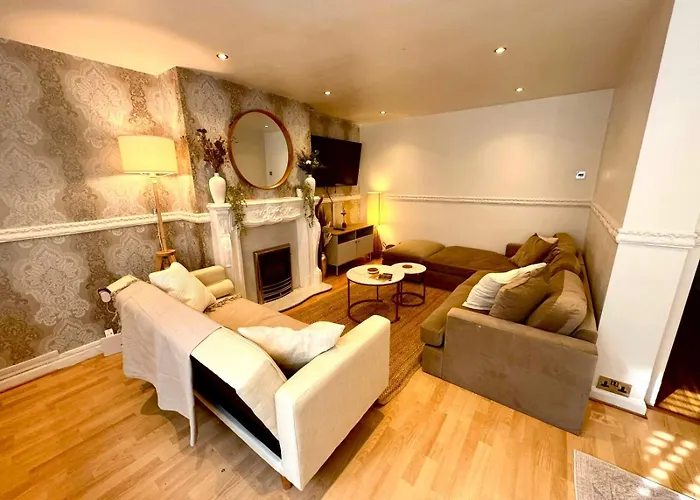 The Secret Garden Retreat With Hot Tub Manchester