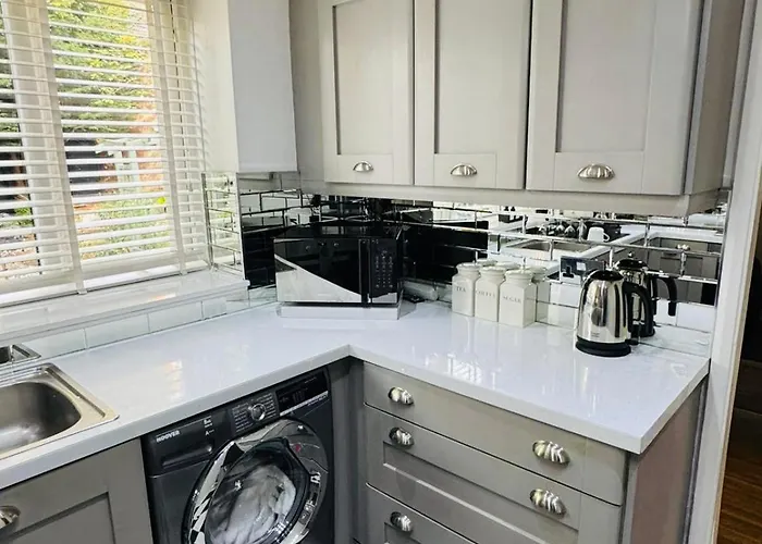 The Secret Garden Retreat With Hot Tub Tatil Evi