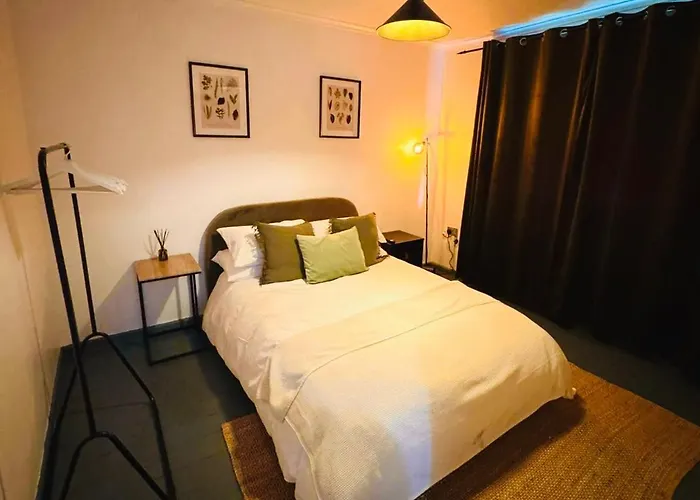 The Secret Garden Retreat With Hot Tub