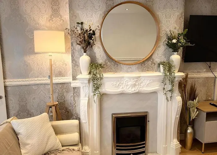 The Secret Garden Retreat With Hot Tub Holiday home