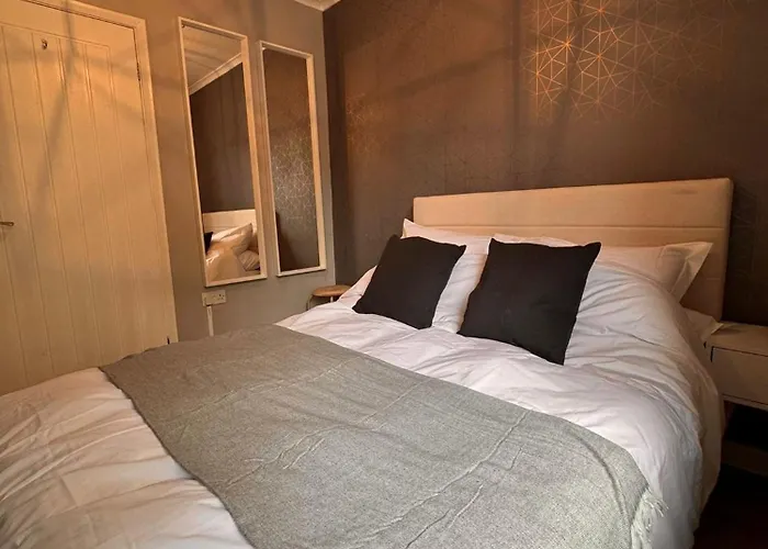 The Secret Garden Retreat With Hot Tub *