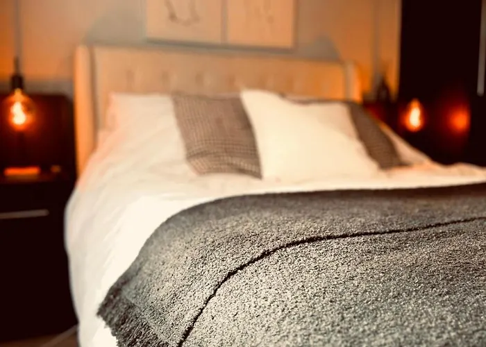 The Secret Garden Retreat With Hot Tub Tatil Evi