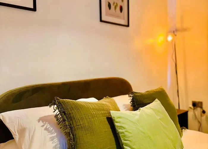 Prázdninový dům The Secret Garden Retreat With Hot Tub