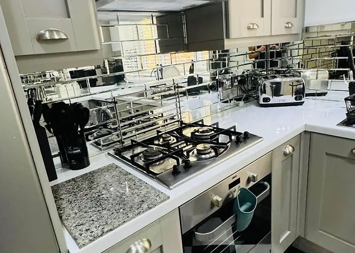 The Secret Garden Retreat With Hot Tub Prázdninový dům *