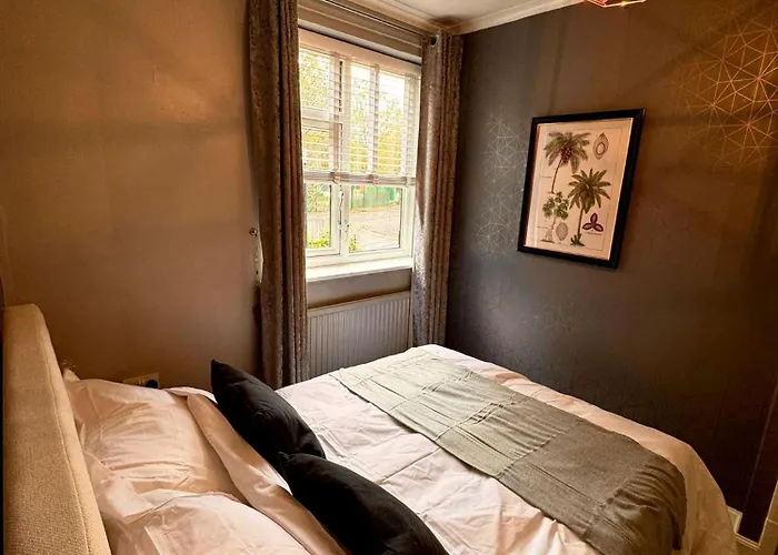 The Secret Garden Retreat With Hot Tub Tatil Evi Manchester