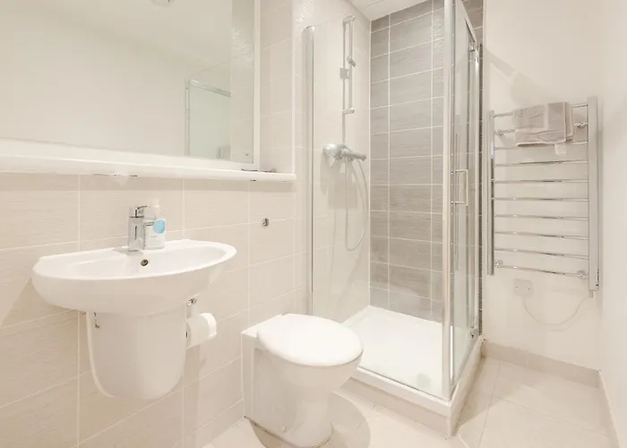 Warm 2 Bedroom 15 Min Walk To Etihad Stadium And Center * Mánchester