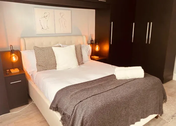 The Secret Garden Retreat With Hot Tub *