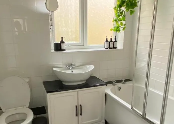 The Secret Garden Retreat With Hot Tub