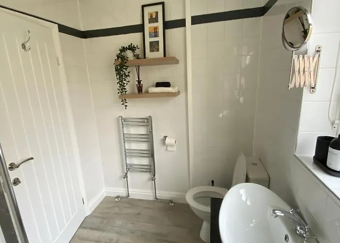 The Secret Garden Retreat With Hot Tub *