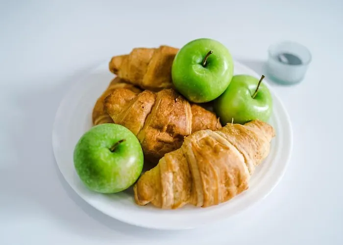 Sleeps 7, Stunning Home, Free Parking, Perfect For Groups, Long Term Disc Apartment Manchester