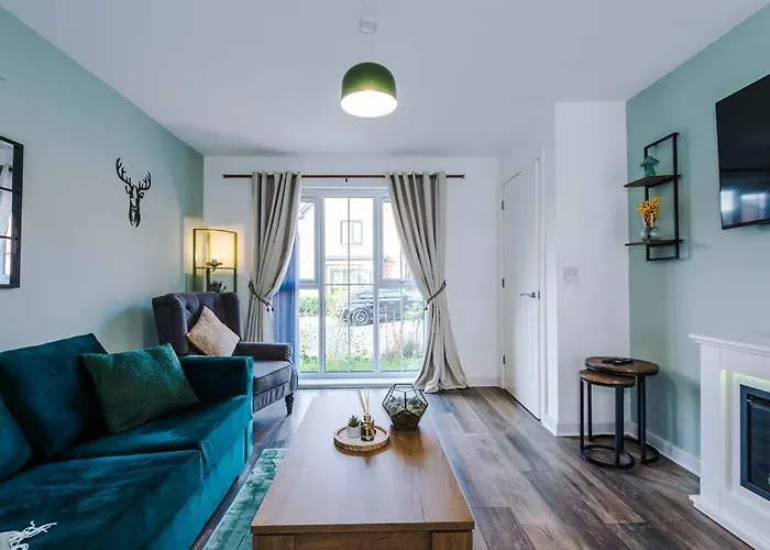 Sleeps 7, Stunning Home, Free Parking, Perfect For Groups, Long Term Disc Apartman *