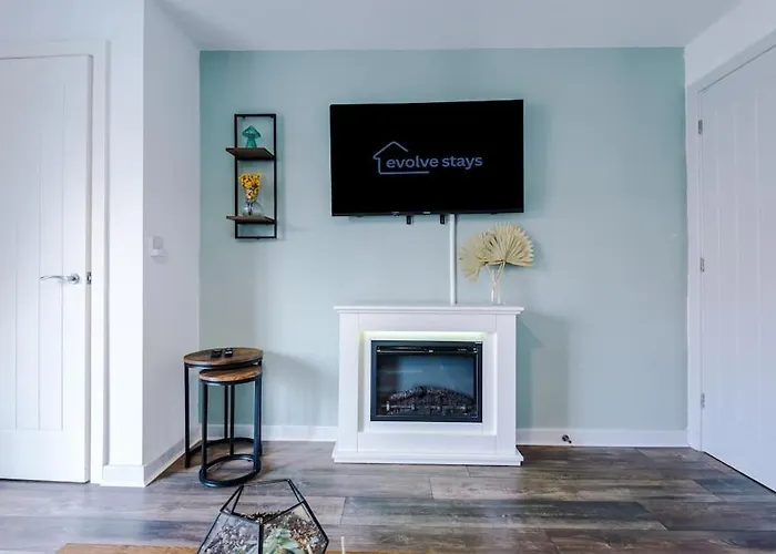 Apartman Sleeps 7, Stunning Home, Free Parking, Perfect For Groups, Long Term Disc *