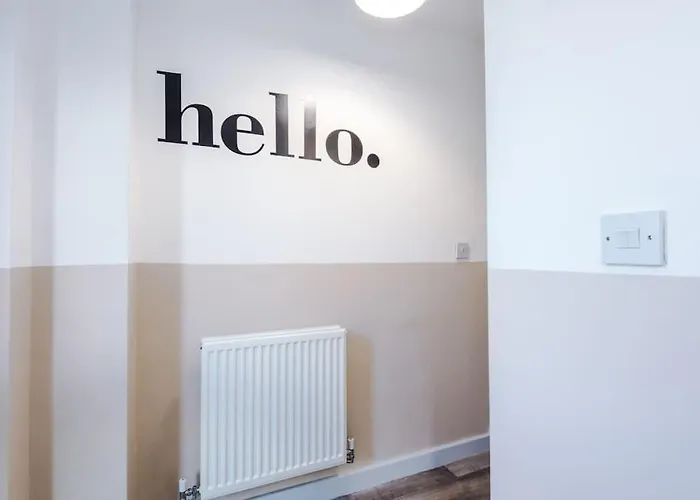 Apartman Sleeps 7, Stunning Home, Free Parking, Perfect For Groups, Long Term Disc