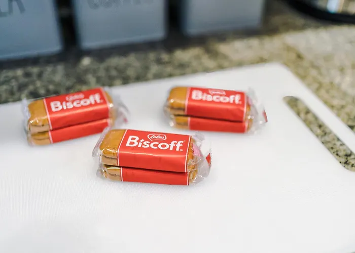 Sleeps 8, Duplex Apartment, Pool Table, Balcony X2, Long Term Disc, Perfect For Groups