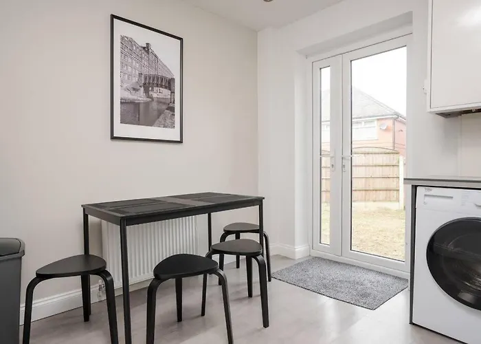 Three Bedroom House By Brookland Serviced Short Lets With Free Wifi