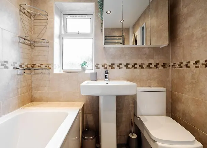 Three Bedroom House By Brookland Serviced Short Lets With Free Wifi Mánchester