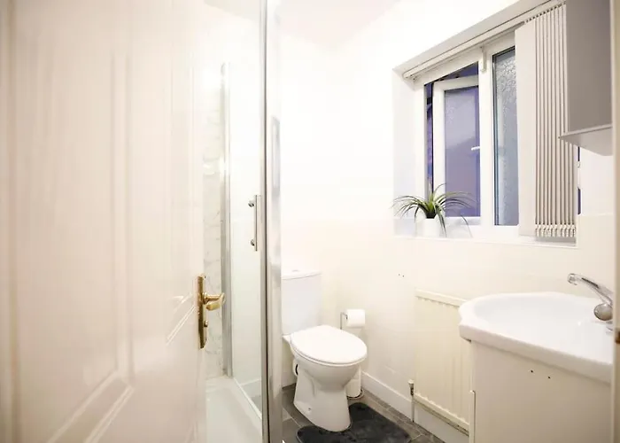 Stunning 4-bedroom Didsbury Manchester