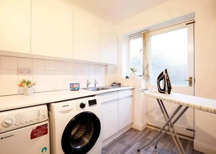 Stunning 4-bedroom Didsbury *