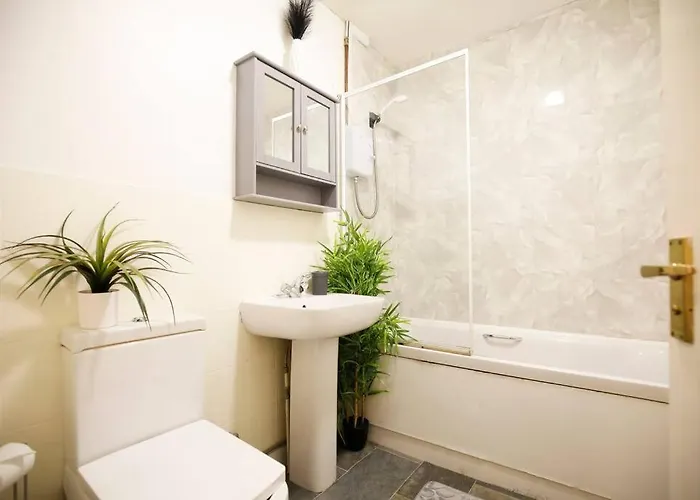 Stunning 4-bedroom Didsbury