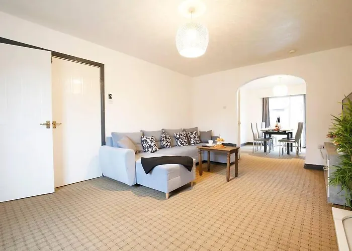 Stunning 4-bedroom Didsbury