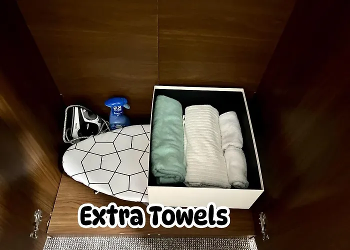 Cosy - Fresh New Master Bedroom Sleeps 3 Guests - 3 Adults