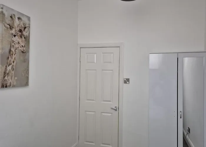 Apartament Affordably Elegant Close To Coop Live, Etihad Stadium And Centre