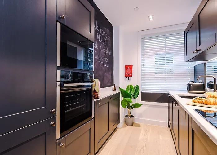 Vila King Street Collection