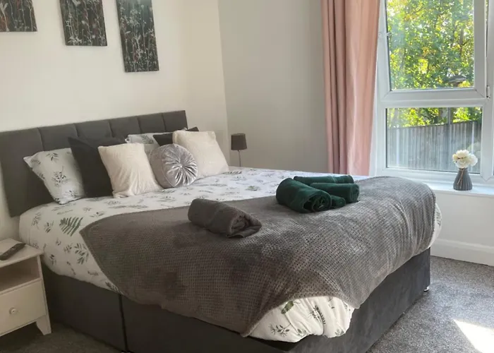 Flat In Greater * Manchester