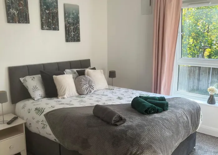 Flat In Greater * Manchester