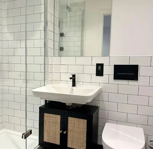 Stunning Centre Duplex With Free Parking 맨체스터