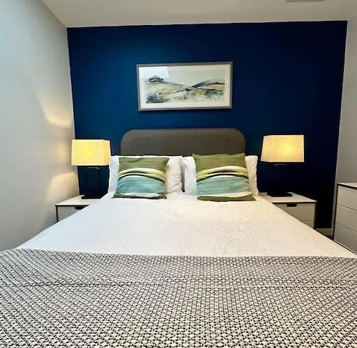 Stunning Centre Duplex With Free Parking Apartament *