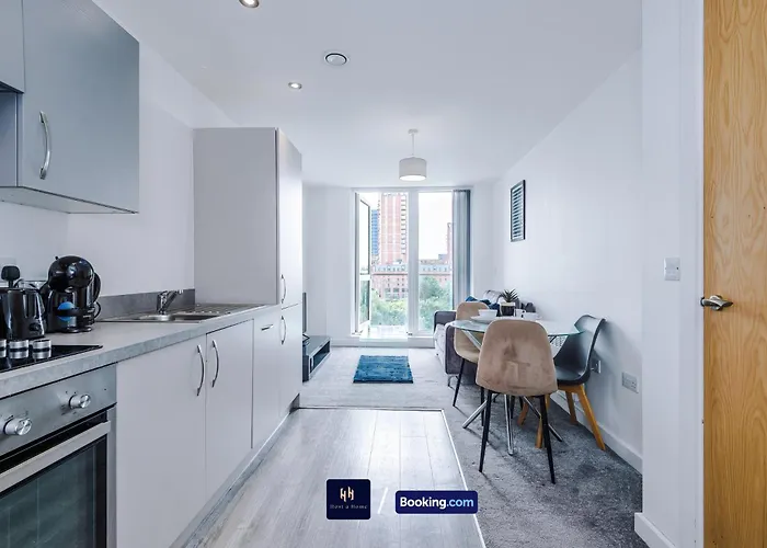 Modern 1 Bed With Balcony By Host A Apartament *