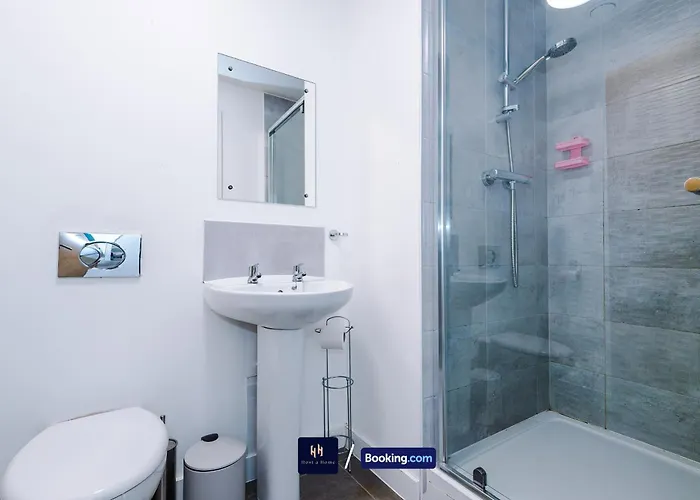 아파트 Modern 1 Bed With Balcony By Host A 맨체스터