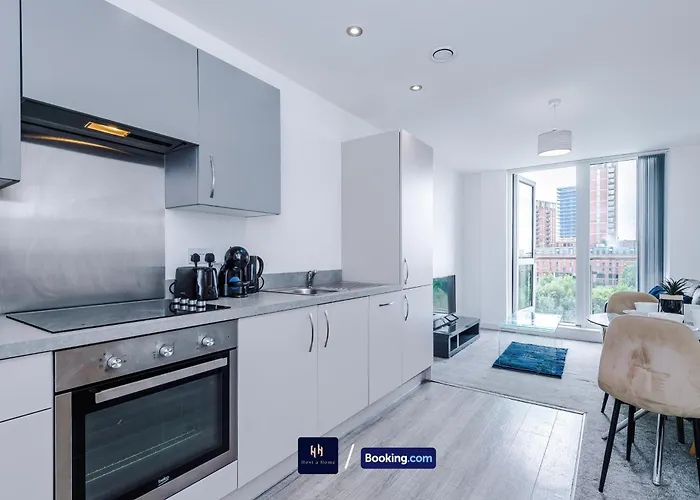 Modern 1 Bed With Balcony By Host A Manchester