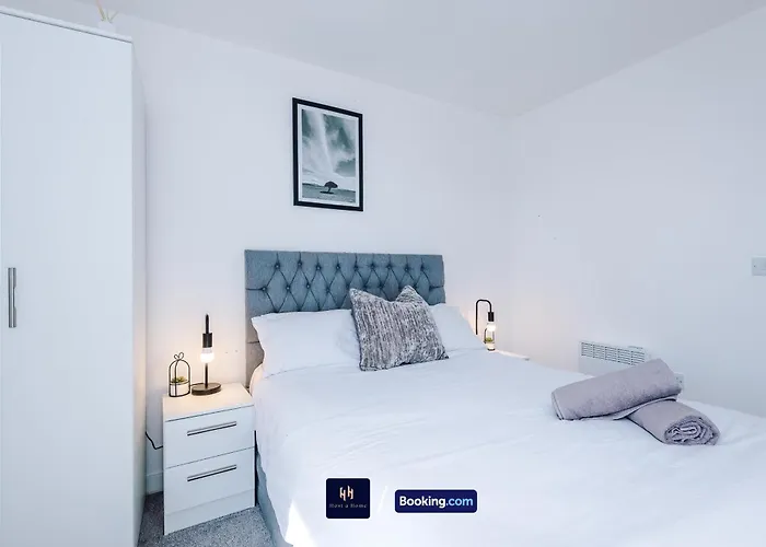 Modern 1 Bed With Balcony By Host A Apartament