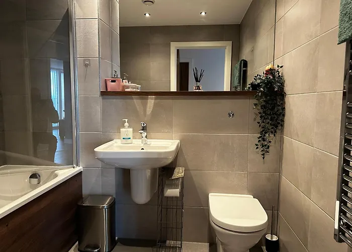 Unisuperhost * Mánchester