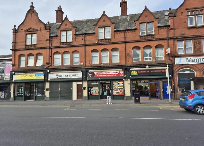 Affordably Elegant Close To Coop Live, Etihad Stadium And Centre *