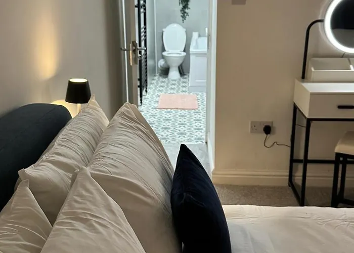 Levenshulme House - 2 Bedroom - Sleeps 6 - Free Parking & Wifi 펜션 맨체스터