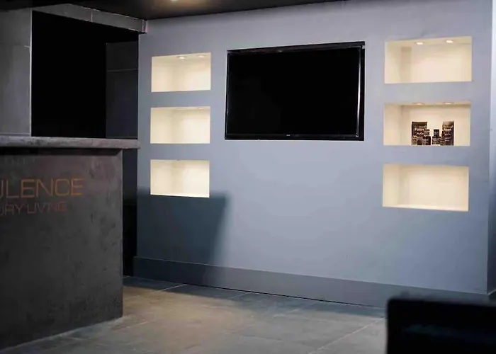 Casa Jungle Slps 20 Plp Mcr, Hot Tub, Bar, Cinema Manchester