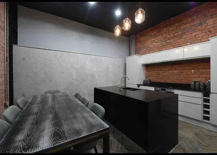 Casa Jungle Slps 20 Plp Mcr, Hot Tub, Bar, Cinema Manchester