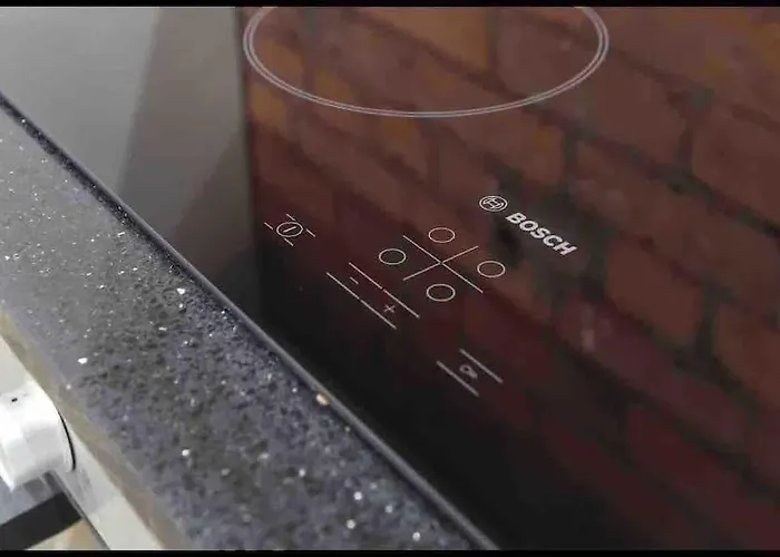 Casa Jungle Slps 20 Plp Mcr, Hot Tub, Bar, Cinema * Manchester