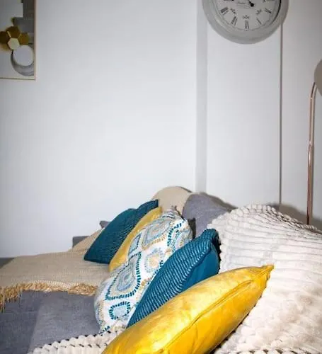 Coop Arena Luxurious Townhouse Manchester