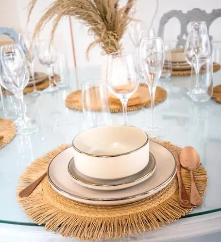 Coop Arena Luxurious Townhouse Hébergement de vacances *