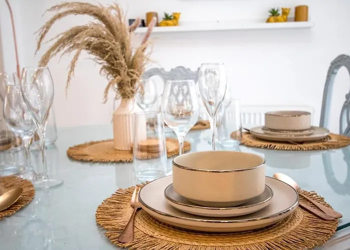 Coop Arena Luxurious Townhouse